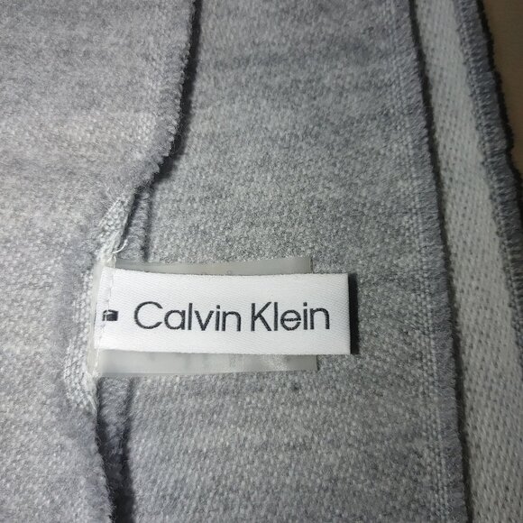 Large Logo Calvin Klein Knit Scarf Gray Acrylic Wrap Shawl Oversize Versatile - Picture 5 of 10